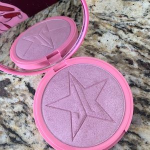 Jeffree Star Neffree highlighter